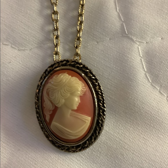 Signed Peri Cameo Brooch/Pendant - Picture 2 of 3
